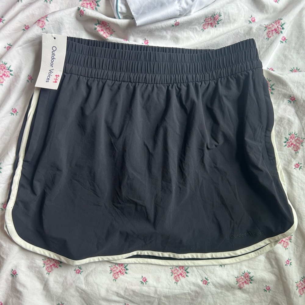 Outdoor Voices Pace Skort Black Skirt with White Trim